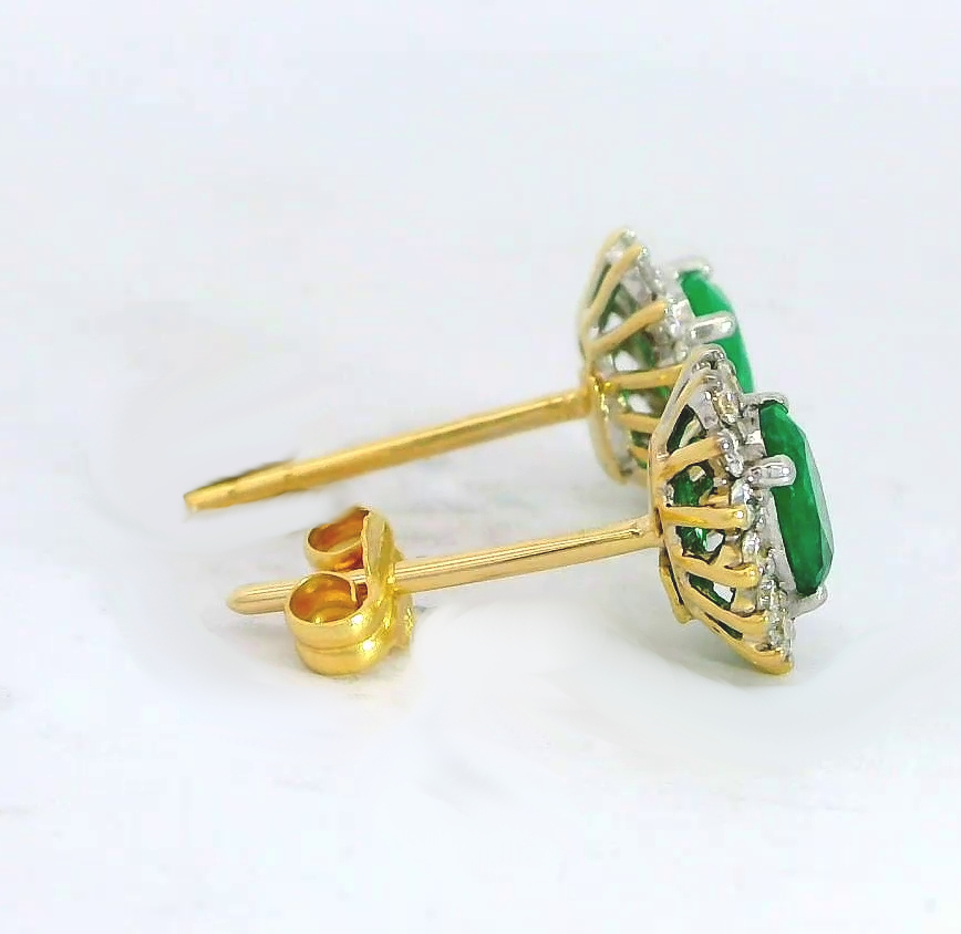 PENDIENTES ESMERALDA Y  BRILLANTES Di 28 RD 0.30 ESMERALDA 1.30 CT TW.SI H