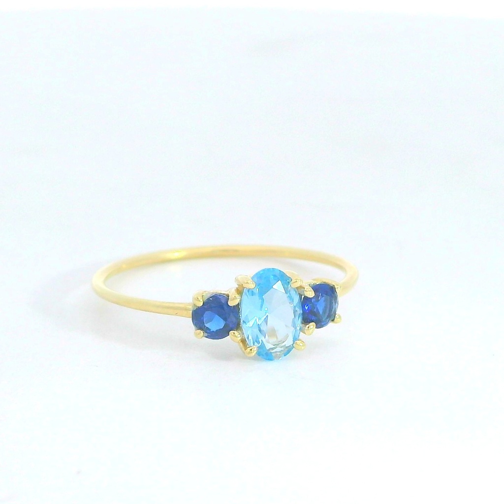 SORTIJA  CIRCONITA OVAL AGUA MARINA Y NANO ZAFIRO.9KILATES