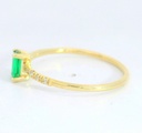 SORTIJA NANO ESMERALDA DE 5x3MM RECTANGULAR Y CIRCONITAS.9 KILATES