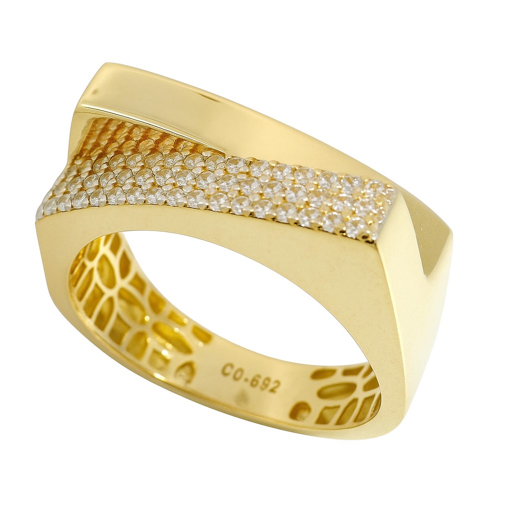 7MM GOLD RING WITH CZ.
