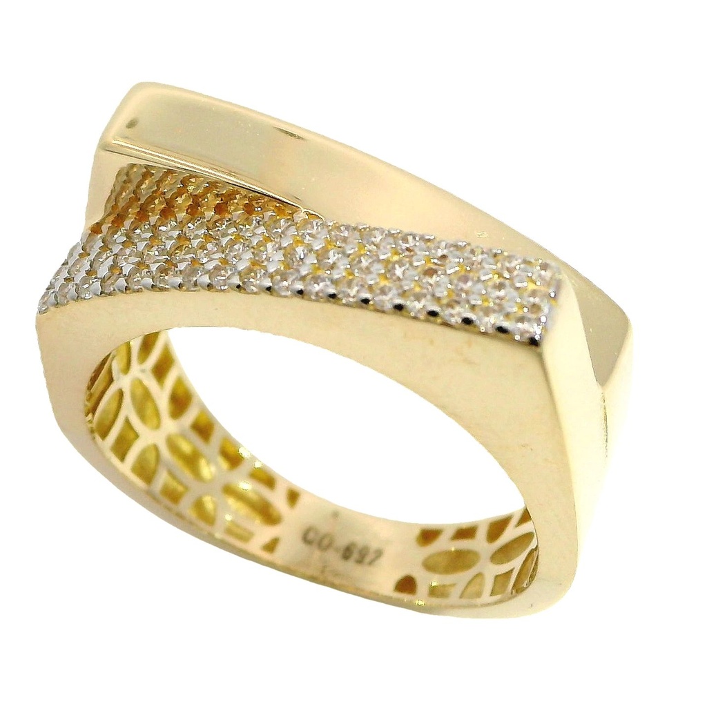 7MM GOLD RING WITH CZ.