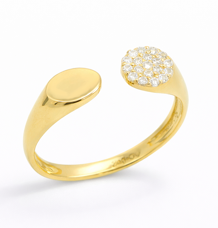 OPEN RING WITH CZ. 9 KARAT