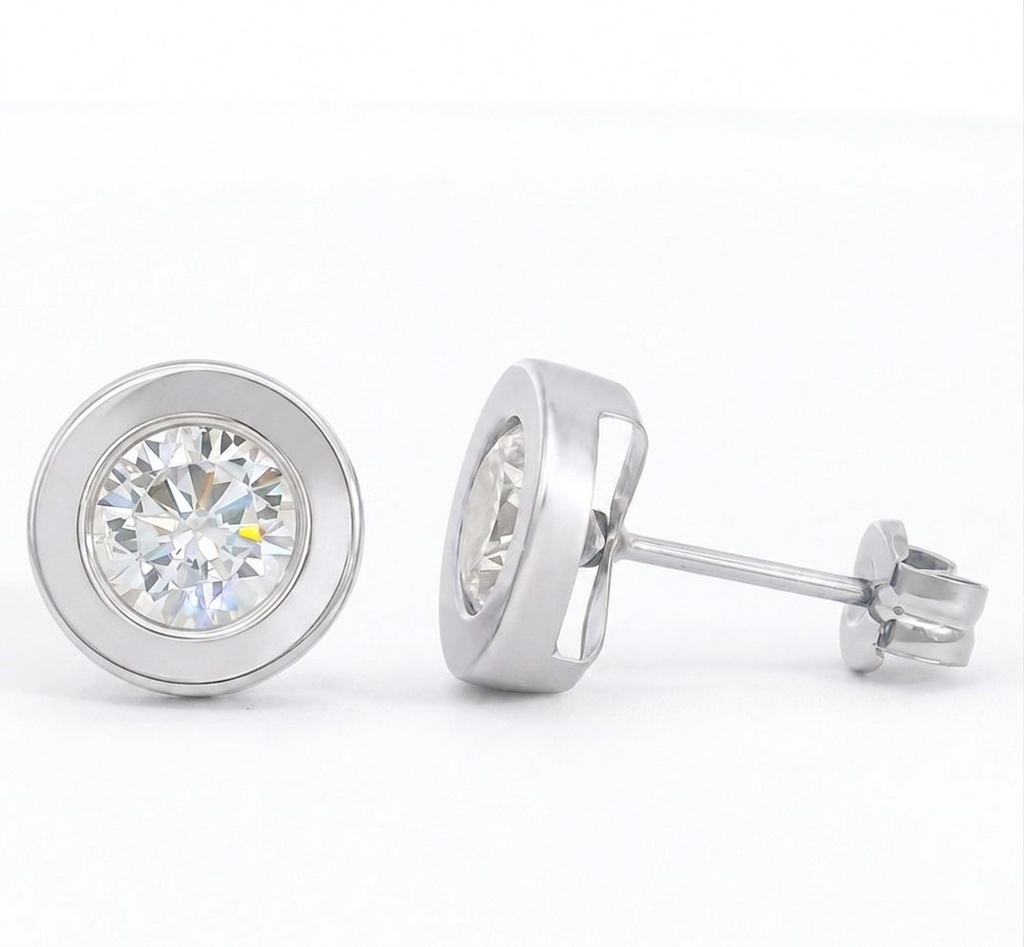 8MM  WHITE GOLD BEZEL STUD EARRINGS.PUSHBACK.