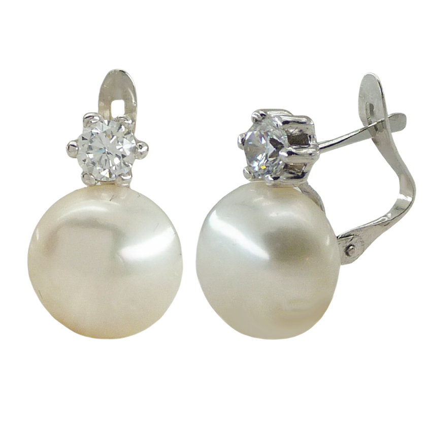 4MM ROUND CZ CLAW AND 10MM BUTTON FRESHWATER PEARL EARRINGS.