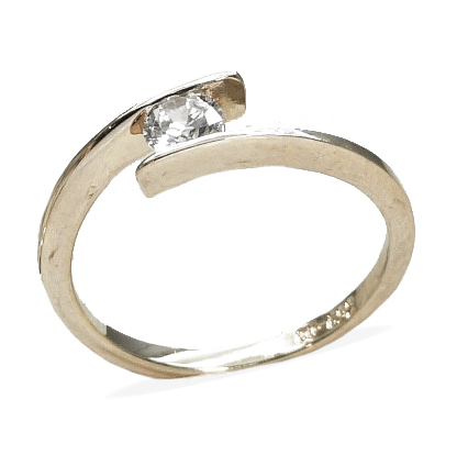 WHITE GOLD CZ SOLITAIRE RING.